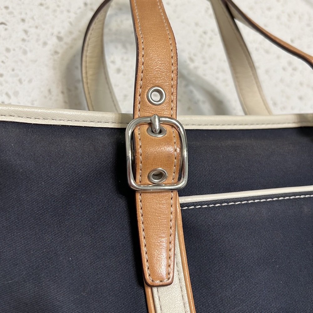 Coach Handbag - Picture 5 of 14
